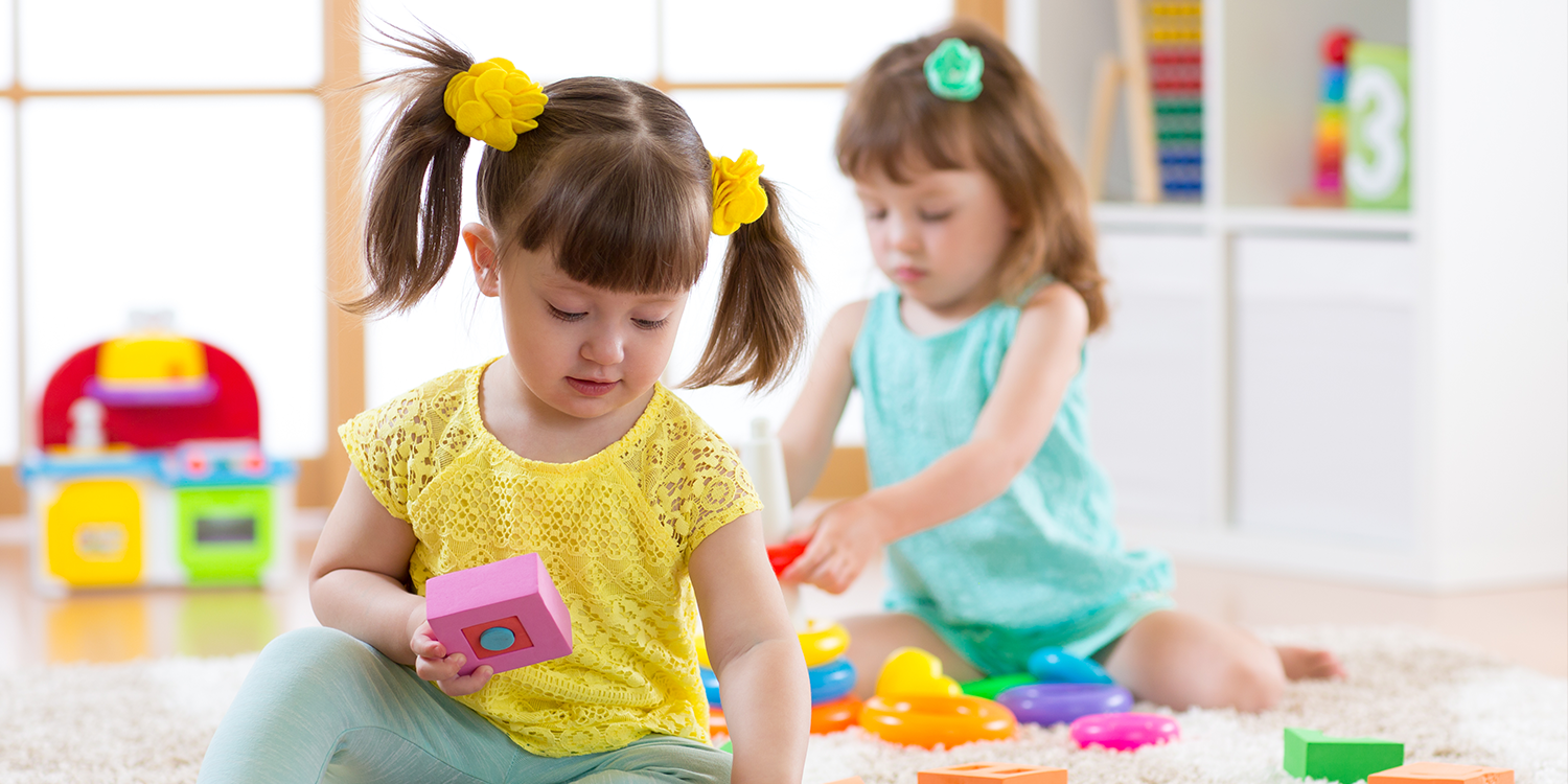 What to Know About Parallel Play for Kids